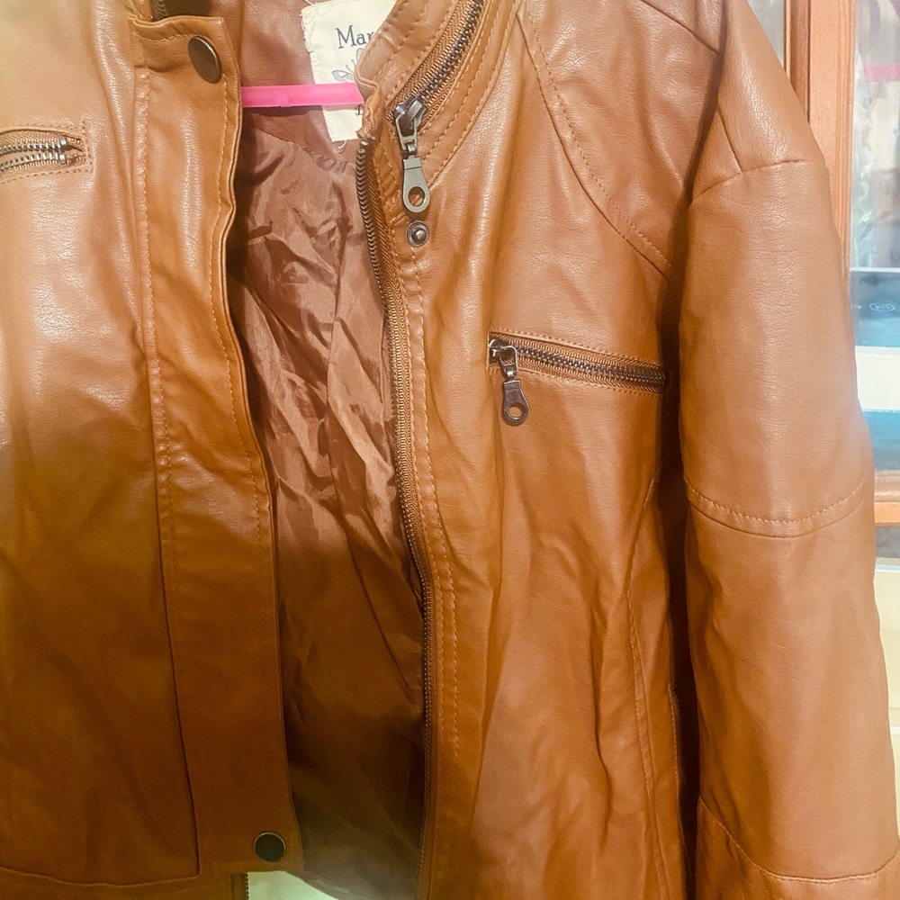 Leather jacket - Picture 2 of 2